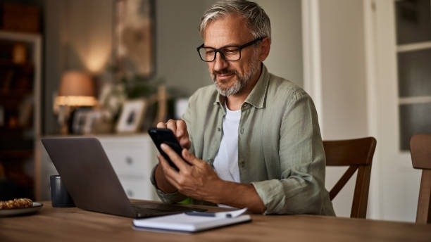 Ferramentas digitais auxiliam no planejamento da aposentadoria e na busca por investimentos complementares ao INSS -  (crédito: iStock)