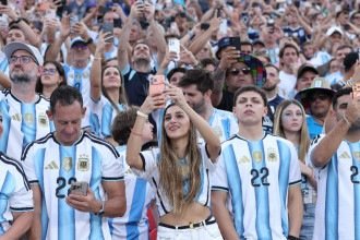 O primeiro sem Messi! Argentina faz golaço de falta na Copa do Mundo; assista