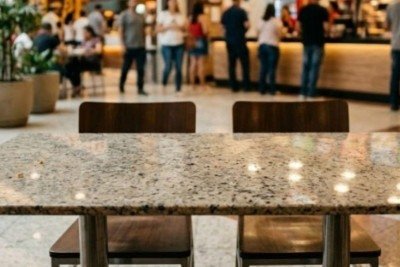 Criança sentou em mobiliário que não estava fixado adequadamente -  (crédito: TJMG)