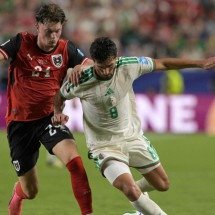 Com dois gols nos acréscimos, Argélia e Áustria empatam e vão à próxima fase na Copa
