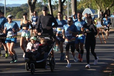 O percurso da prova foi desenhado para unir velocidade, baixo n&iacute;vel de altimetria e apelo tur&iacute;stico. O trajeto percorreu toda a Lagoa da Pampulha, um dos principais cart&otilde;es-postais da capital -  (crédito: Ed&eacute;sio Ferreira/EM/D.A. Press)
