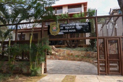 Na imagem, a fachada da nova delegacia da Polícia Civil na região administrativa de Venda Nova -  (crédito: PCMG)