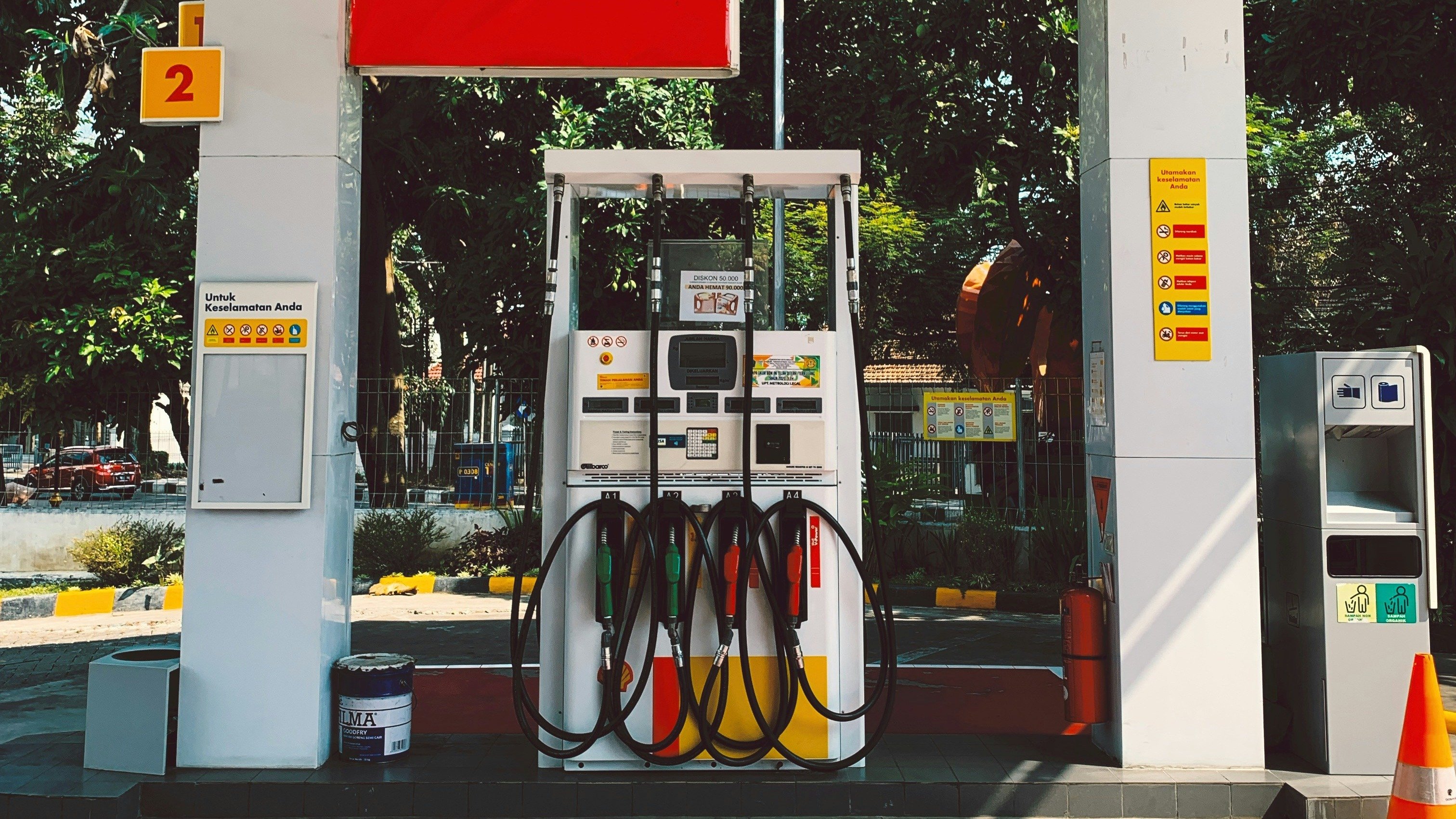 Gasolina adulterada? 5 sinais que o seu carro dá e você não percebe - Unsplash/ Szasa Amanda