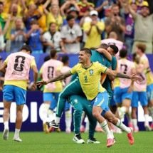 Bruno Guimarães comenta marca de Tostão e Zico que igualou na Copa: ‘Meus ídolos’