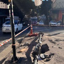 Motorista admite que dormiu ao volante depois de beber e capota carro em BH - Edésio Ferreira/EM/D.A.Press