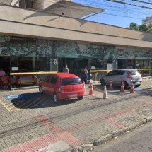 Supermercado é assaltado por 'gangue da marcha a ré' em BH - Reprodução/Google StreetView