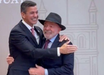 Santiago Peña, presidente do Paraguai, e Lula em encontro na Cúpula do Mercosul -  (crédito: Ricardo Stuckert/PR)