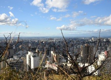 A umidade relativa do ar nas cidades sob alerta pode variar entre 20% e 30% -  (crédito: Gladyston RodriguesGladyston Rodrigues)