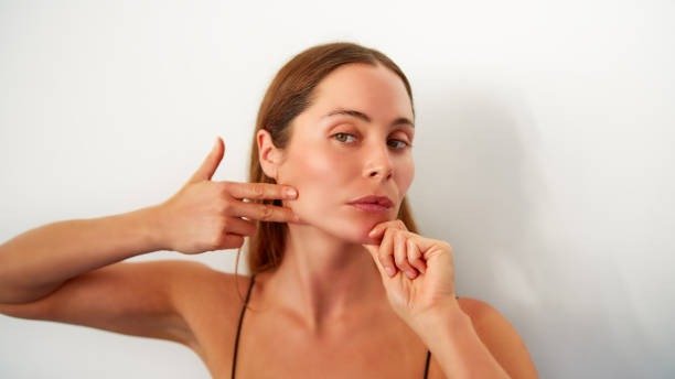 A revers&atilde;o da harmoniza&ccedil;&atilde;o facial exige aten&ccedil;&atilde;o aos detalhes da pele e aos produtos utilizados, aspecto fundamental para um resultado seguro. -  (crédito: iStock )