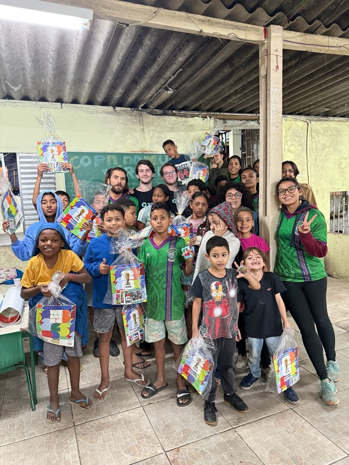 Projeto Figurinha Para Todos leva kits de &aacute;lbum e figurinhas para crian&ccedil;as carentes-Projeto Figurinha Para Todos