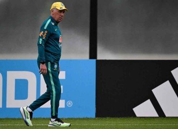 Técnico Carlo Ancelotti prepara o Brasil para o jogo contra a Noruega, domingo, pelas oitavas de final -  (crédito: Mauro PIMENTEL / AFP)