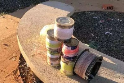 Uso de linha de cerol é proibida para soltar pipas. Mas, continua sendo usada na área urbana e provocou morte de professora em Montes Claros, no Norte de Minas -  (crédito: PMMG/Divulgação)