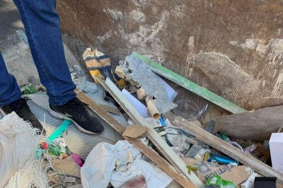 Itens encontrados em caçamba -  (crédito: PCMG)