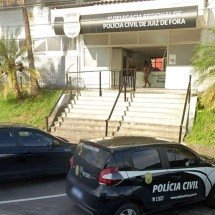 Homem confessa que estrangulou companheira até a morte dentro de casa em MG - Google Street View / Reprodu&ccedil;&atilde;o