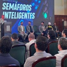 Fim do sinal vermelho? BH anuncia IA que 'lê' trânsito e controla semáforos - Edésio Ferreira/EM/D.A Press