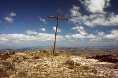 Paisagens culturais e lugares de devo&ccedil;&atilde;o est&atilde;o entre os patrim&ocirc;nios que ser&atilde;o inventariados: na foto, cruzeiro no Parque Estadual do Ibitipoca -  (crédito: Leonardo Costa/Especial EM/D.A.Press/2008)