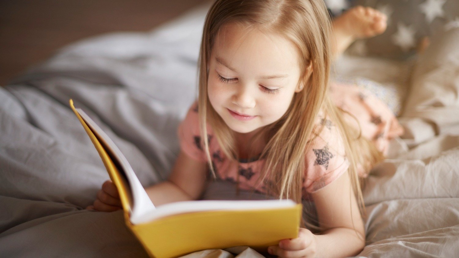 A literatura infantil oferece um caminho l&uacute;dico para introduzir direitos e deveres, formando cidad&atilde;os conscientes desde cedo. -  (crédito: Freepik)