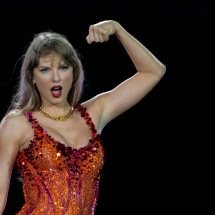 Taylor Swift vence processo de plágio movido por poeta - CHANDAN KHANNA