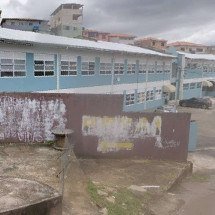 Aluna agride pedagoga com socos dentro de escola em Mariana