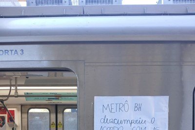 O protesto foi realizado em meio ao avanço do projeto de expansão do sistema -  (crédito: Movimento dos atingidos pelas obras da Linha 2 )
