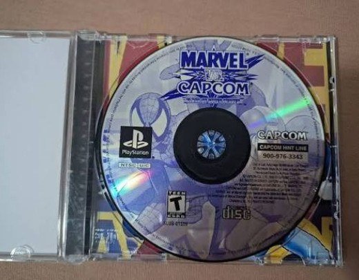 Lançado em 1994, o primeiro PlayStation estabeleceu o CD como padrão comercial da indústria de games.