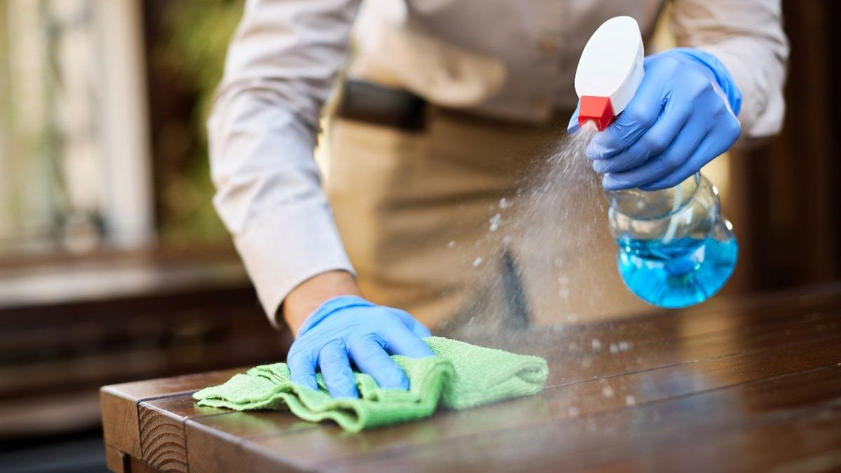 Contratar diarista: quais cuidados tomar para garantir a segurança - Freepik
