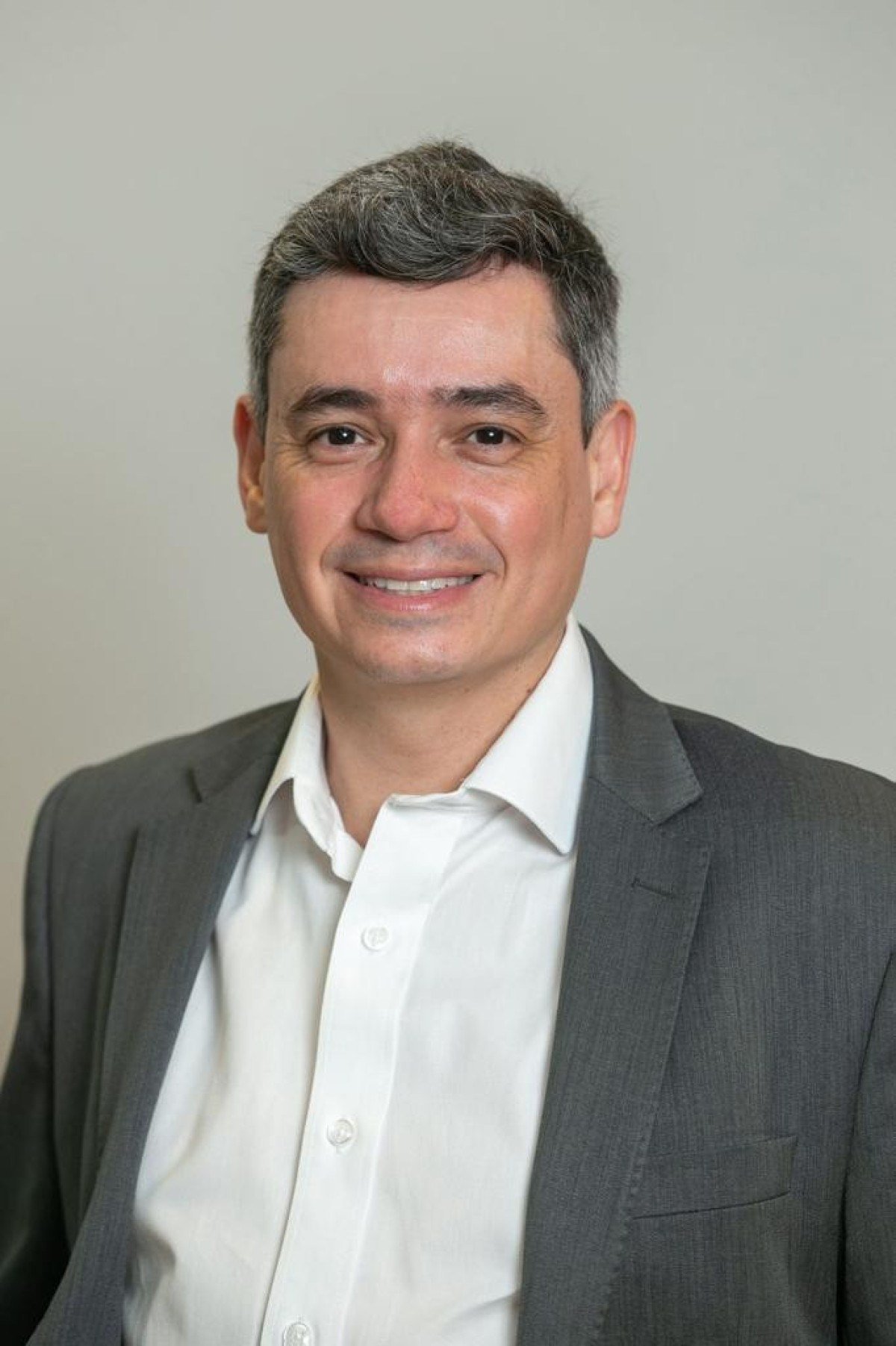 Oncologista cl&iacute;nico Leonardo Silva