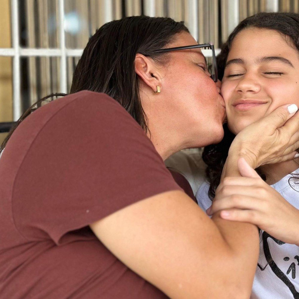 Menina conta como sobreviveu por 32h à espera de resgate após terremotos