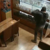 Roubo a joalheria em BH pode ter causado prejuízo próximo a R$ 1 milhão - Reprodu&ccedil;&atilde;o
