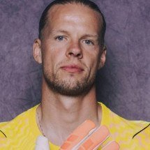 Goleiro da Noruega está sem clube e joga golfe - Tupi