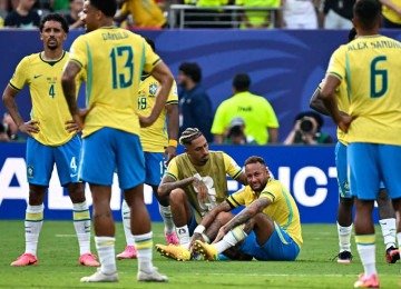 Jogadores do Brasil deixaram clara a decepção com a desclassificação precoce da Copa do Mundo após a derrota para a Noruega, em Nova Jersey -  (crédito: Jewel SAMAD / AFP)
