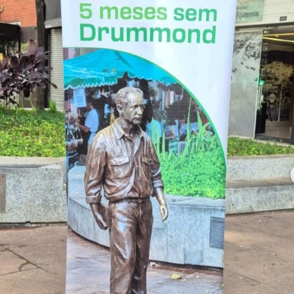 Segundo o diretor de Cultura e Lazer da Amosavassi, Leonardo Perez, a associa&ccedil;&atilde;o acompanhou com preocupa&ccedil;&atilde;o o per&iacute;odo em que a pra&ccedil;a permaneceu sem a est&aacute;tua