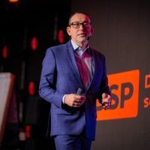 Método acima do palco: como José Roberto Marques converte escala em autoridade sobre comportamento humano - PulseBrand