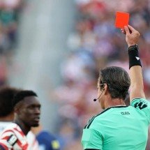 Fifa defende árbitro brasileiro criticado por Trump pela expulsão de Balogun - No Ataque Internacional