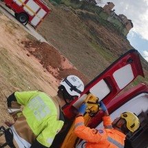 Coveiro cai em cova de 4 metros durante enterro em BH e fica inconsciente - CBMMG