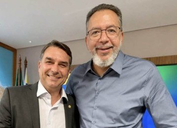Flávio Bolsonaro e Márcio Canella foram companheiros de legislatura como deputados estaduais no Rio -  (crédito: Reprodução)