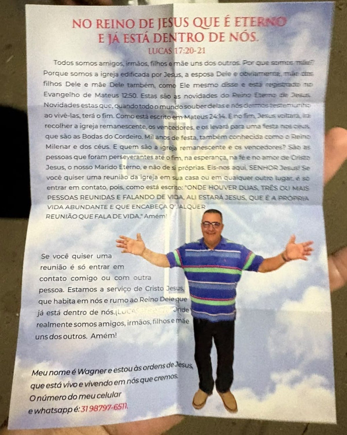 A advogada do acusado diz que ele sempre levava os panfletos consigo