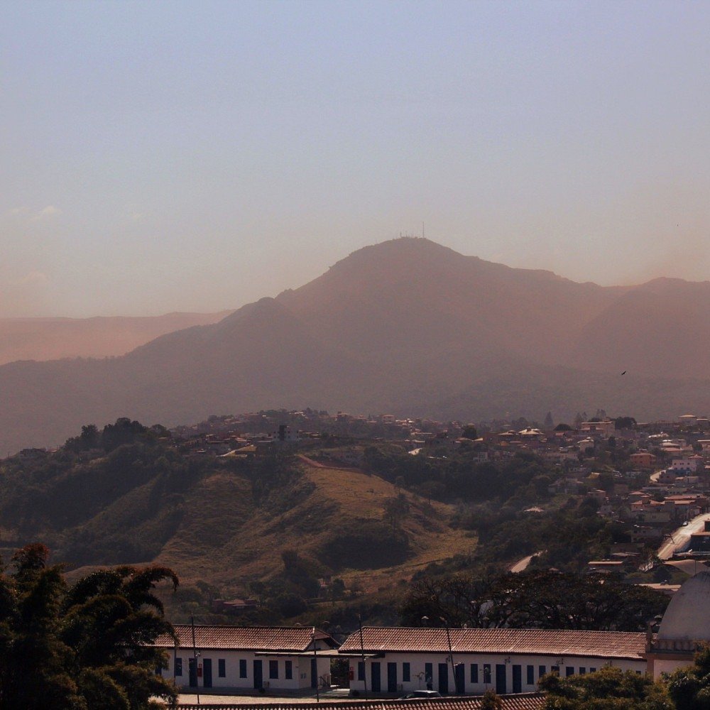Nuvens de poeira em MG: prefeitura põe cidade em alerta para reduzir danos