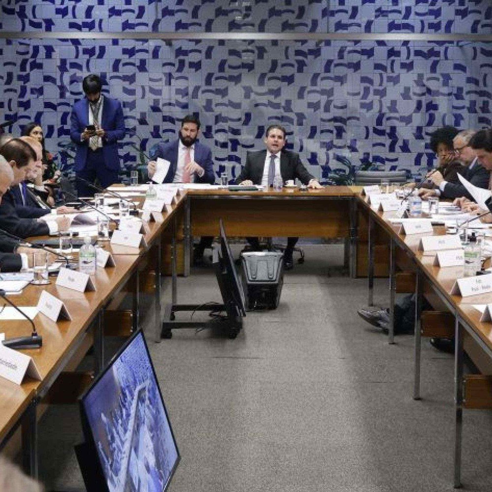 Câmara adia votação de projeto que criminaliza a misoginia