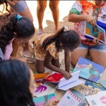 Férias transformam leitura em brincadeira e conexão - DINO