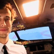 Instrutor de voo se joga de avião em pleno ar - Instagram
