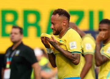 Neymar fez o único gol do Brasil na derrota para a Noruega e chorou ao final da partida com a eliminação da Seleção Brasileira -  (crédito: Odd Andersen/AFP)