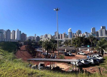 Após paralisação, obras do Trevo do Belvedere são retomadas e vão até 2027 -  (crédito: Edesio Ferreira/EM)