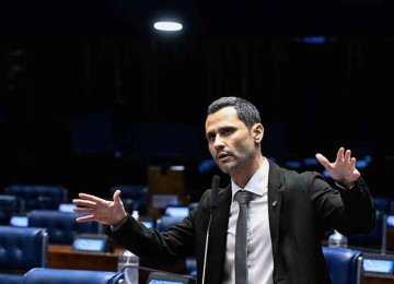 Hoje, é o senador Cleitinho Azevedo (Republicanos), que lidera as pesquisas, o mais cobrado -  (crédito: Carlos Moura/Agência Senado – 21/5/26)