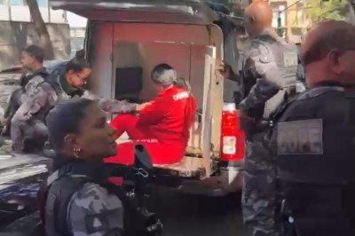 A diarista Paola Stéfany Neto Cirino chegando no apartamento em BH para reconstituição de crime

 -  (crédito: Reprodução)
