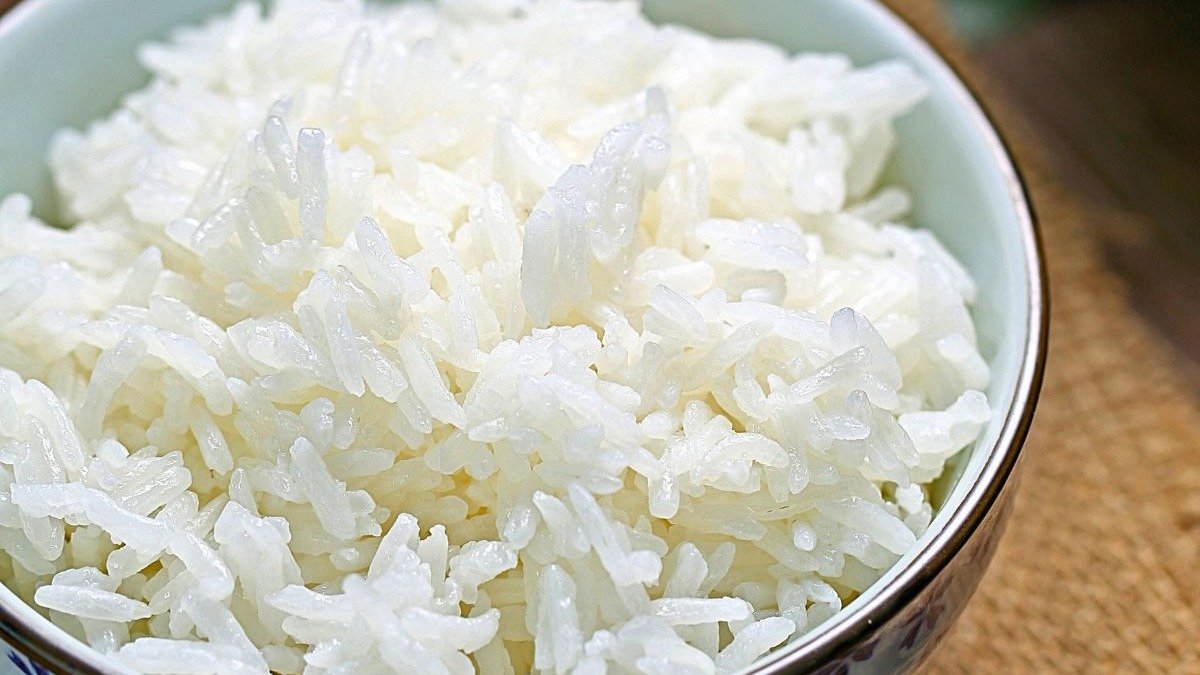 O arroz soltinho e perfeito, resultado das t&eacute;cnicas de preparo explicadas para evitar gr&atilde;os grudados. -  (crédito: Diaconescu Vlad's Images)