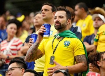 Torcida brasileira não abriu mão da amarelinha na partida contra o Japão, em Houston, no Texas (EUA) -  (crédito: Alex Slitz / Getty Images via AFP)