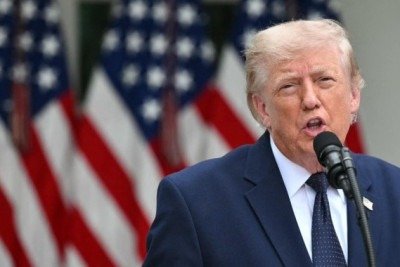 Donald Trump deve decidir sobre a aplica&ccedil;&atilde;o ou n&atilde;o das tarifas at&eacute; quarta-feira (15/7) -  (crédito: Mandel Ngan/AFP)