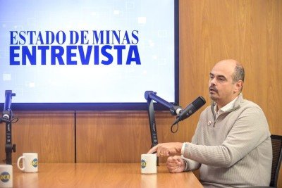 Governador Mateus Simões participa do programa EM Entrevista -  (crédito: Leandro Couri/EM/D.A.Press)