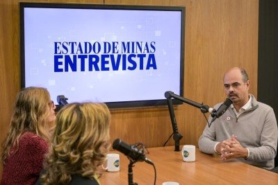 Governador Mateus Simões participa do EM Entrevista -  (crédito: Leandro Couri/EM/D.A.Press)